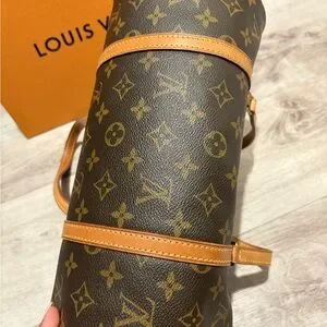 Louis Vuitton | Bags | Louis Vuitton Brown And Tan Monogram  display picture 1